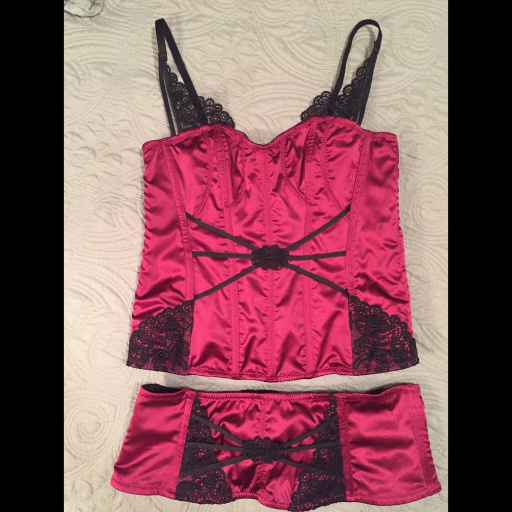 New! Sexy corset w/ matching garter belt